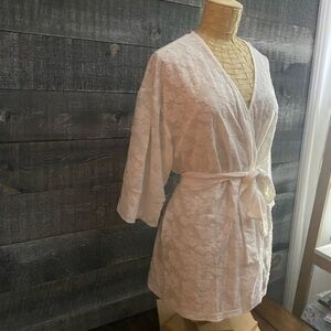 Dex embroidered kimono with a vintage 70s vibe